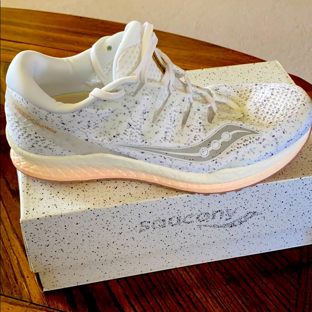 Saucony Freedom ISO 2 Women’s Size 8 Running Shoes